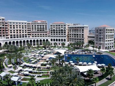 The Ritz-Carlton Abu Dhabi, Grand Canal